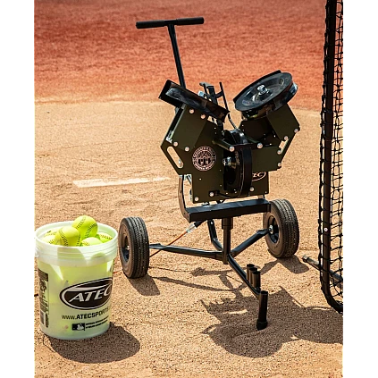 Atec M3X 2.0 Baseball + Softball auf Caddypod: 110V