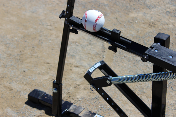 Louisville Slugger Schwarz Flamme Pitching Maschine