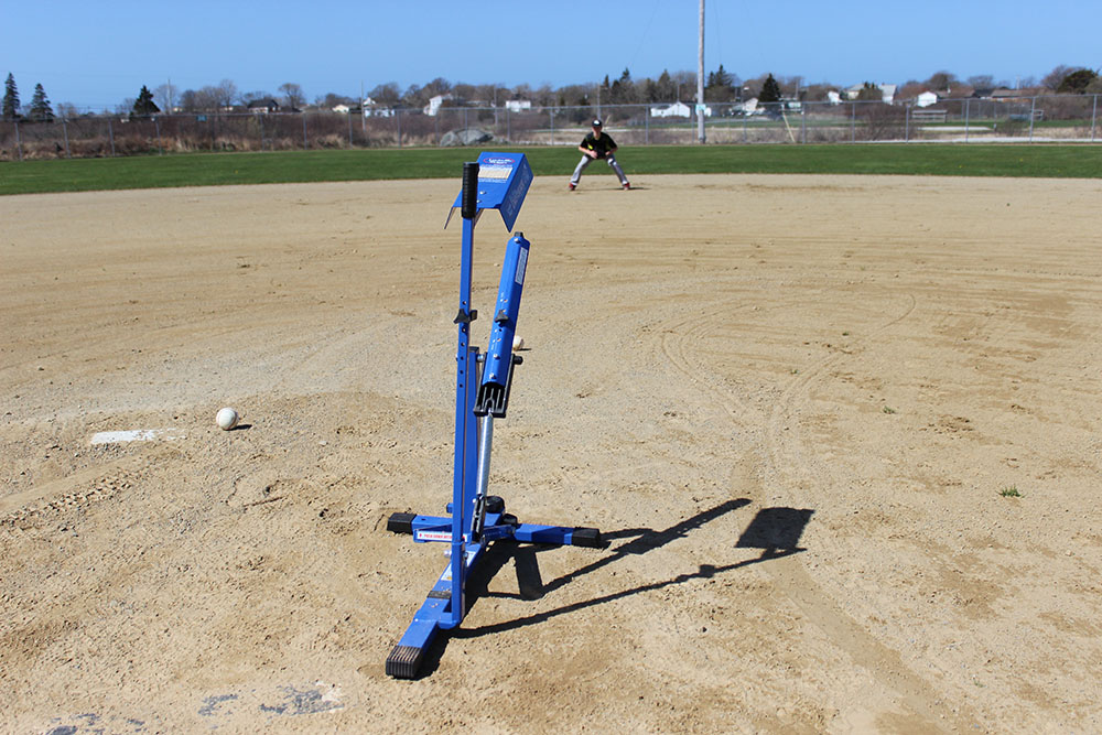 Louisville Slugger Blue Flame Pitching Machine